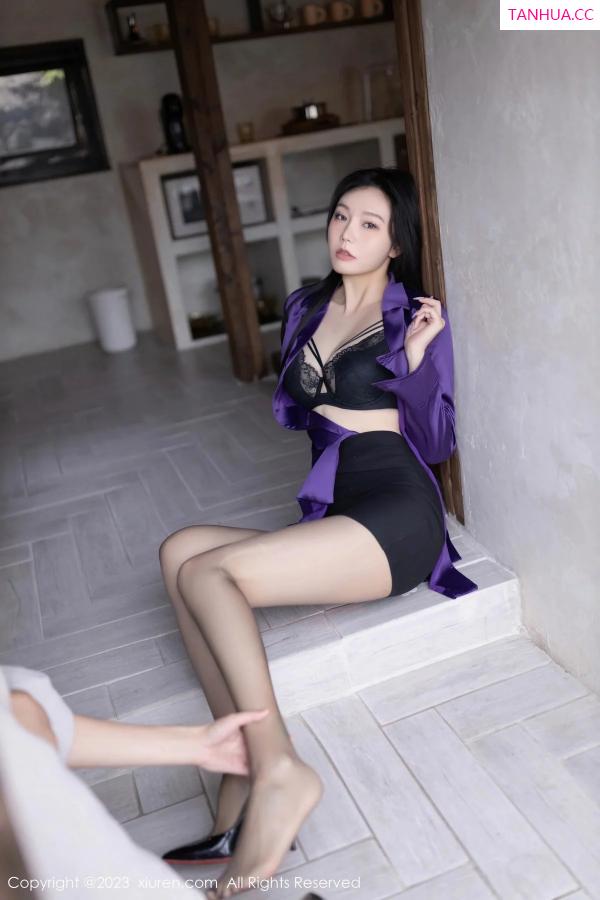 安然Maleah  [XiuRen]高清写真图 2023.12.12 No.7798 安然anran 黑丝美腿第7张图片